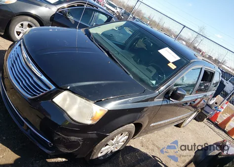 2014 Chrysler Town & Country Touring z USA, uszkodzony, nr VIN 2C4RC1BG3ER208725